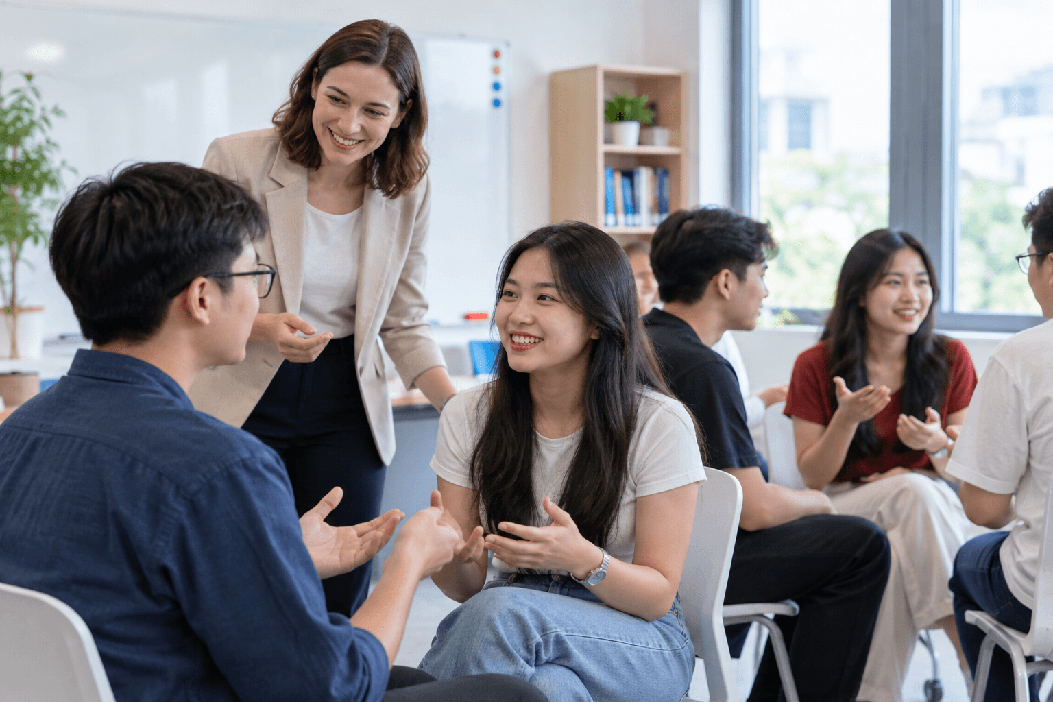 Không gian học LỚP GIAO TIẾP tại Crown English