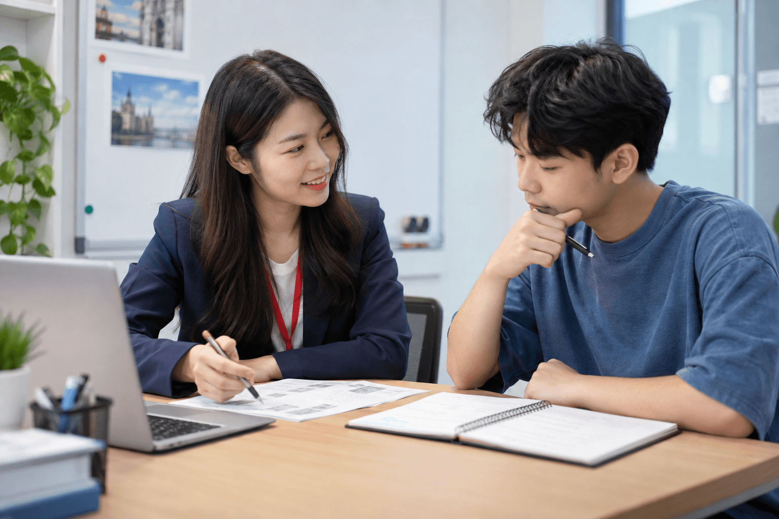 Không gian học IELTS 1 kèm 1 tại Crown English