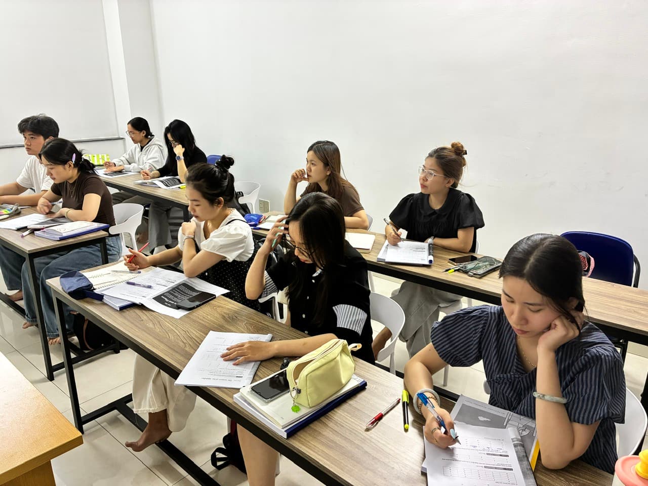 Trải nghiệm học tập tại Crown English